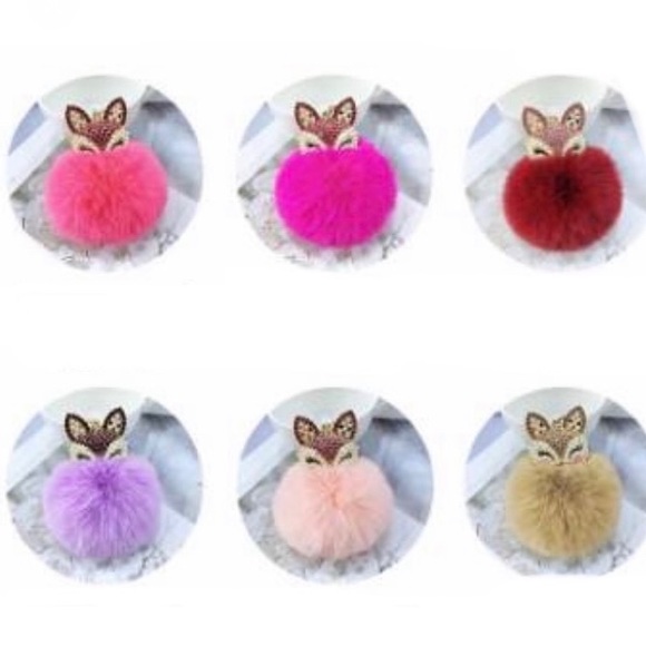 Crystal & Pearl Fox Pom Pom Keychain - Picture 3 of 3